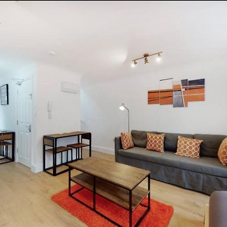 Modern Split Level 1 Bedroom Flat In Aldgate London Kültér fotó